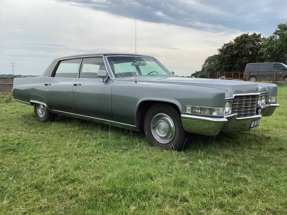 Image 1/8 of Cadillac Fleetwood 60 Special Brougham (1969)