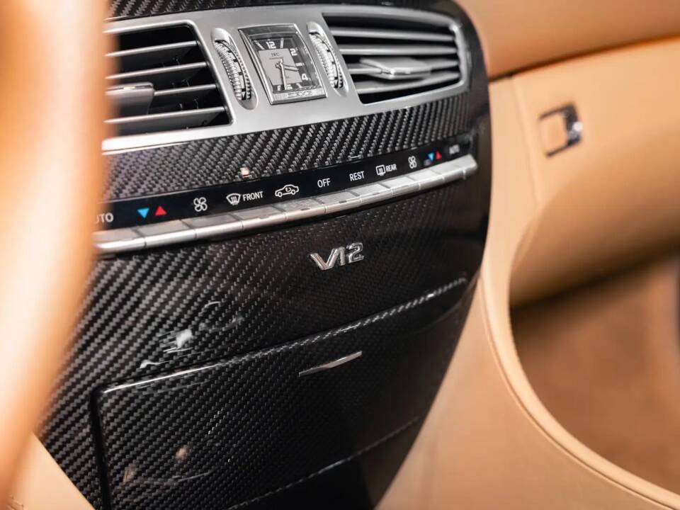 Image 26/40 of Mercedes-Benz CL 65 AMG (2008)