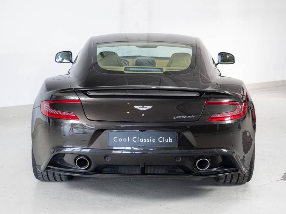 Image 6/32 of Aston Martin Vanquish (2013)