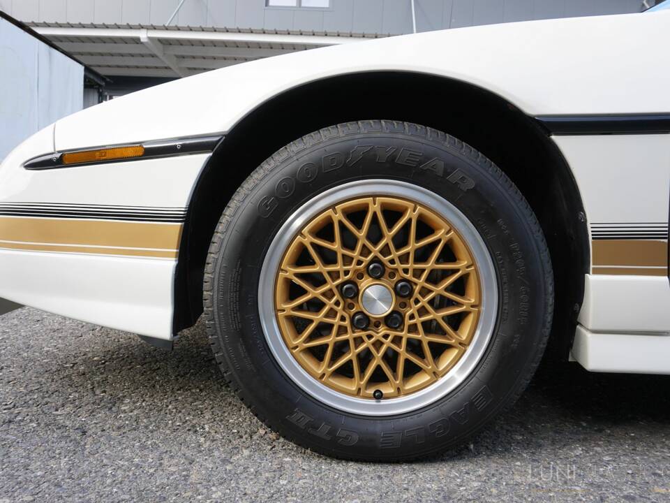 Afbeelding 19/70 van Pontiac Fiero GT (1988)