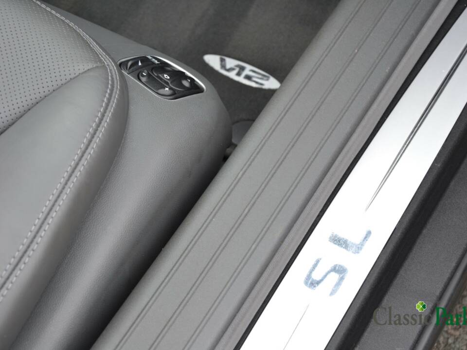 Immagine 37/50 di Mercedes-Benz SL 600 (2004)