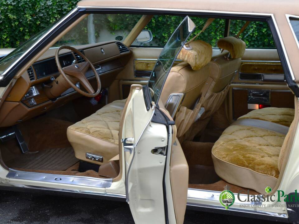 Immagine 18/50 di Buick Electra 225 Hardtop (1976)