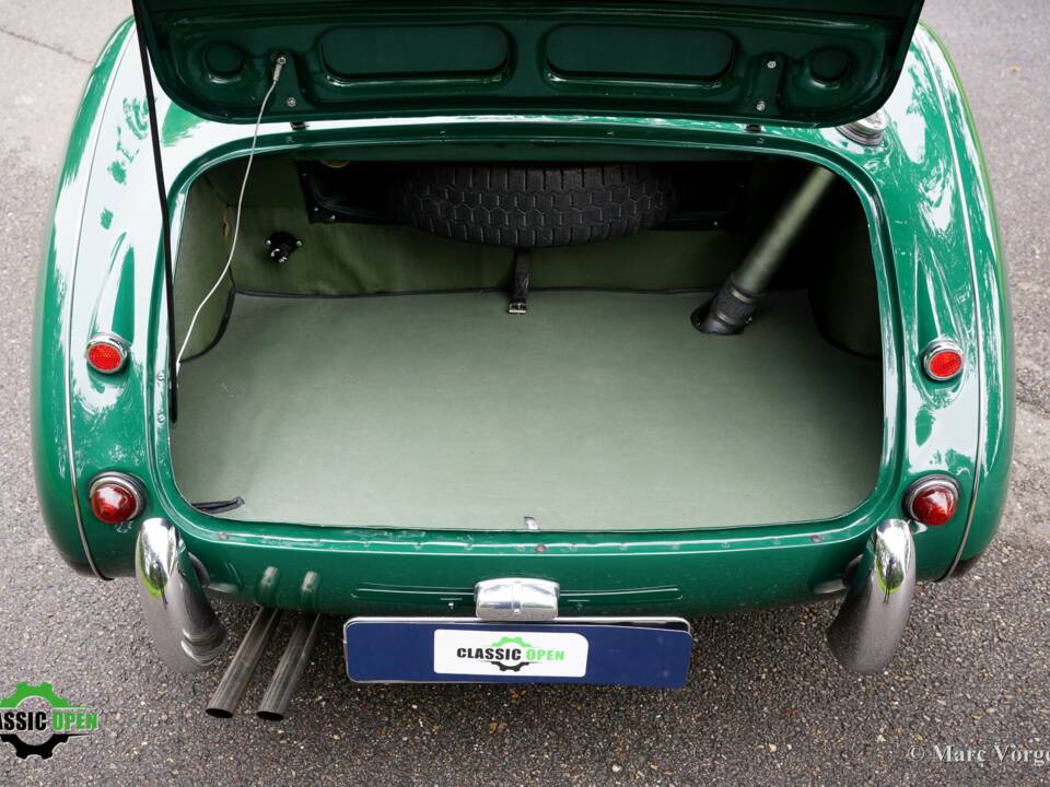 Image 57/59 of Austin-Healey 100&#x2F;6 (BN6) (1958)