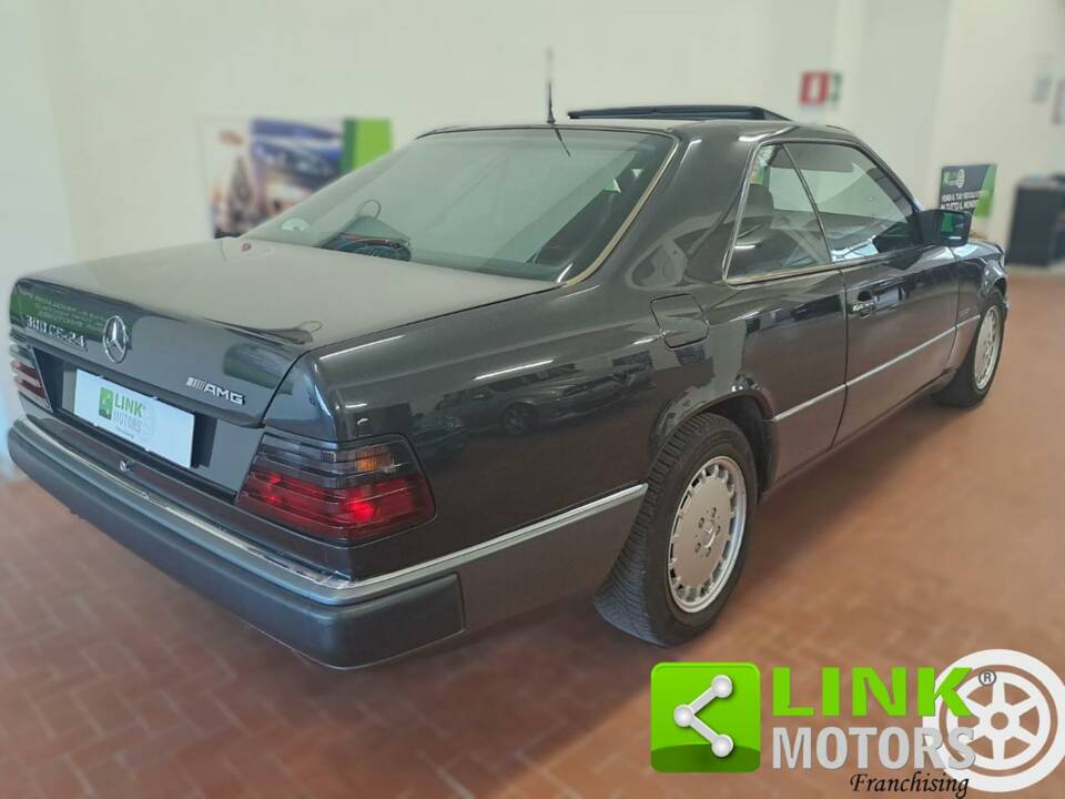 Image 6/10 of Mercedes-Benz 300 CE-24 (1990)