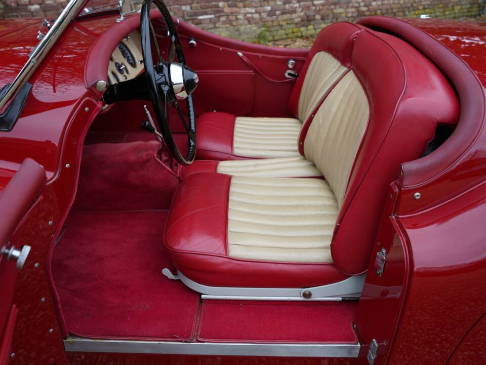 Image 3/7 of Jaguar XK 120 OTS (Alloy) (1949)