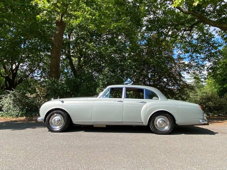 Image 30/50 de Bentley S 3 Continental Flying Spur (1963)