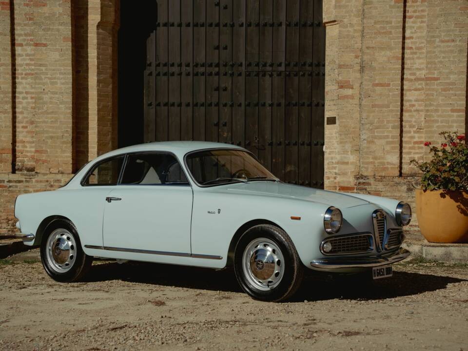 Image 1/16 of Alfa Romeo Giulia 1600 Sprint (1962)