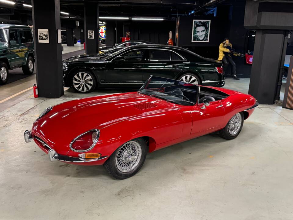 Image 2/24 of Jaguar E-Type 3.8 (1963)