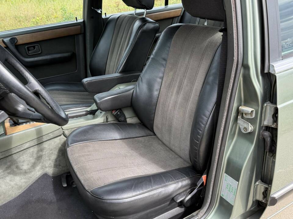 Bild 9/18 von BMW 728i (1986)