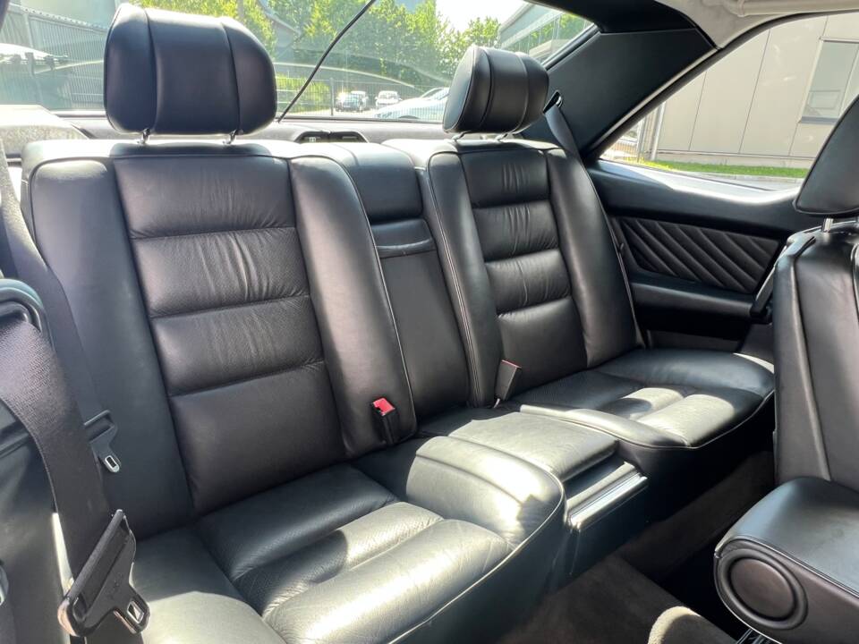 Bild 31/33 von Mercedes-Benz 560 SEC (1991)