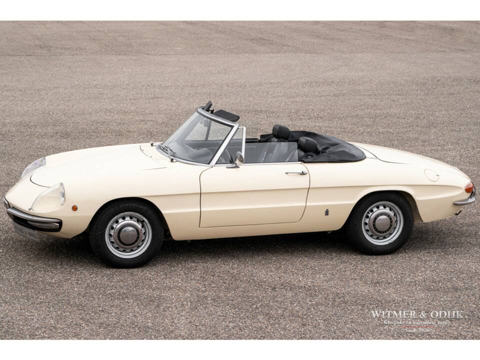 Image 13/24 de Alfa Romeo 1300 Spider Junior (1969)