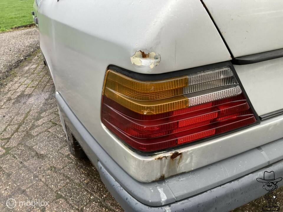 Bild 20/41 von Mercedes-Benz 300 D (1987)