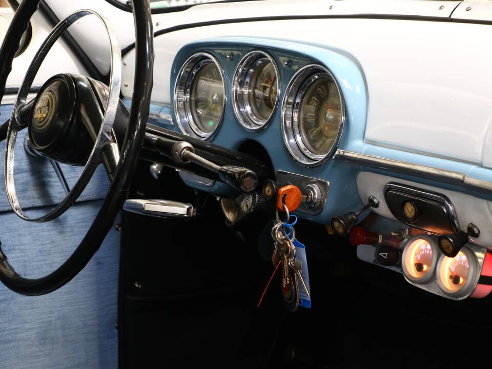 Image 18/27 of Alfa Romeo 1900 TI Super Berlina (1955)