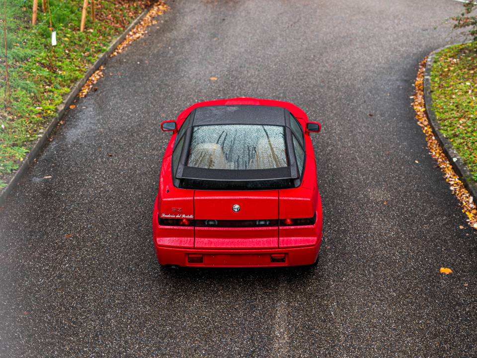 Image 23/50 of Alfa Romeo SZ (1990)