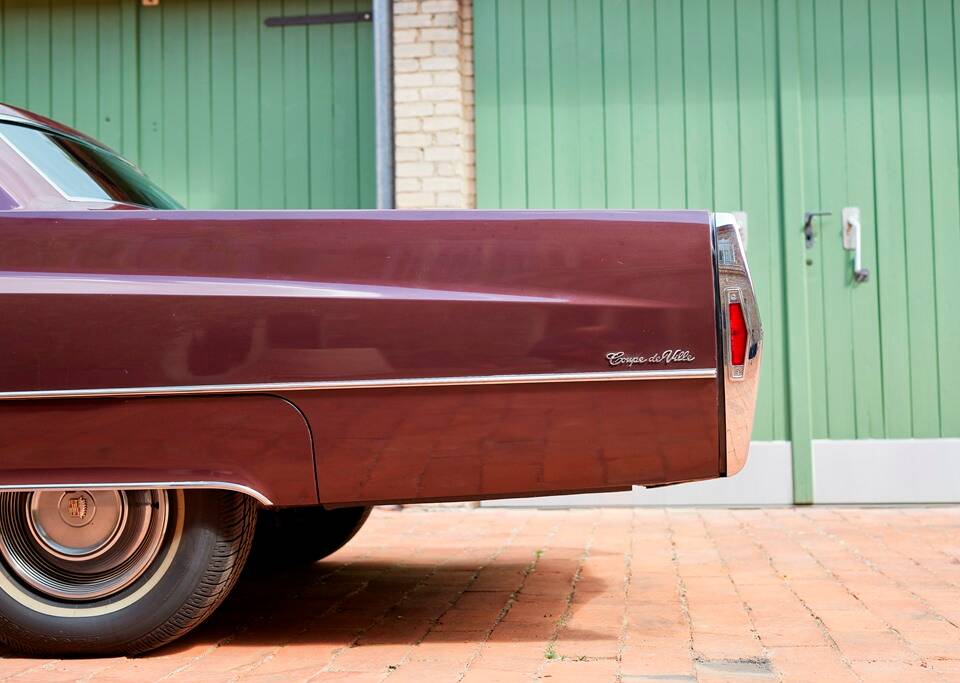Bild 42/200 von Cadillac Coupe DeVille (1968)