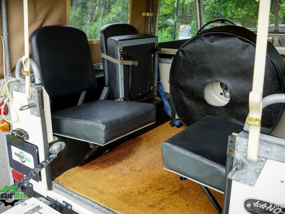 Image 55/55 of Land Rover 88 (1958)