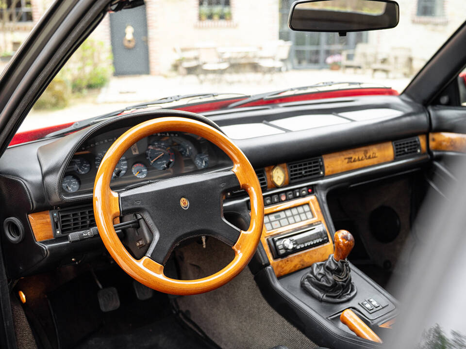 Bild 33/56 von Maserati Spyder (1991)