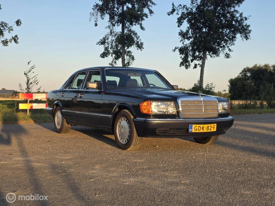 Image 5/50 de Mercedes-Benz 300 SE (1989)