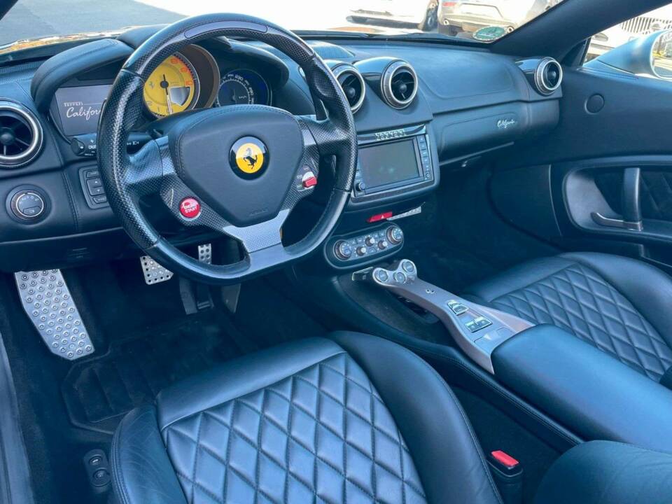 Image 10/20 de Ferrari California 30 (2012)