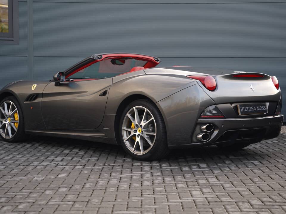 Image 2/50 of Ferrari California (2009)