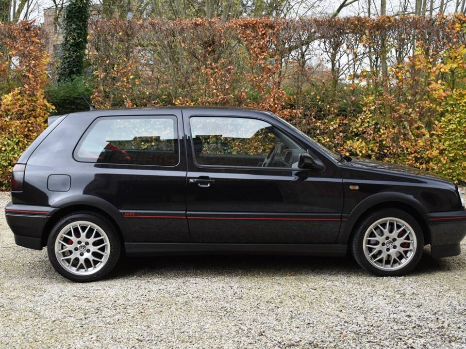 Image 11/41 de Volkswagen Golf III 2.0 GTI &quot;Edition&quot; (1997)