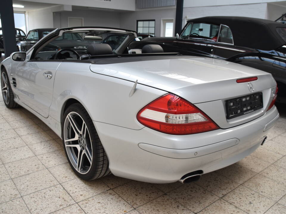 Image 10/30 of Mercedes-Benz SL 500 (2006)