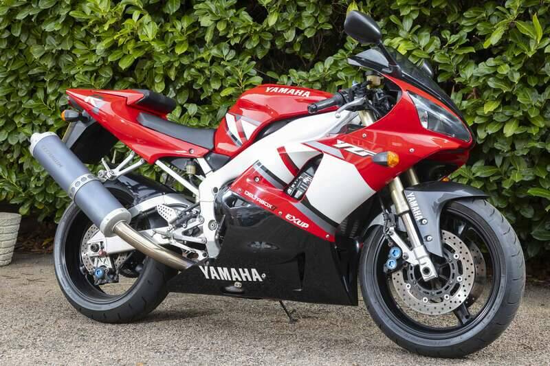 Image 7/33 of Yamaha YZF-R1 (2001)