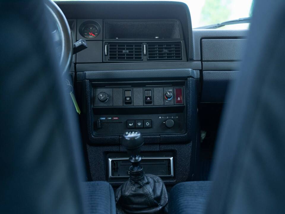 Immagine 26/43 di Volvo 240 GLE Injection (1989)