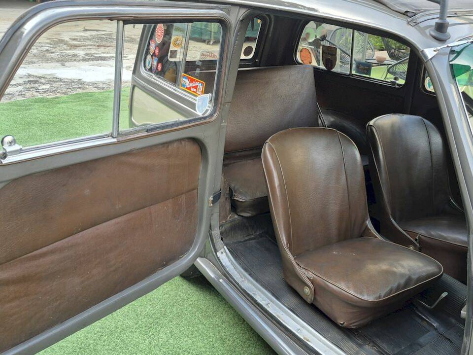 Image 26/42 of FIAT 500 C Belvedere (1953)