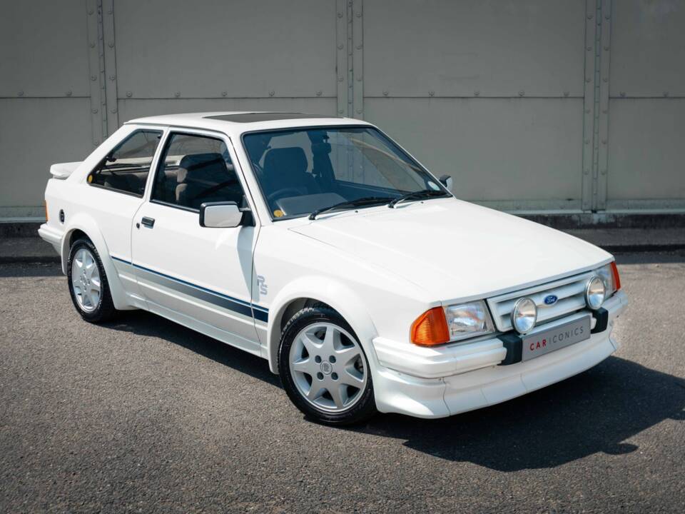 Afbeelding 2/60 van Ford Escort RS 1600 turbo (1985)