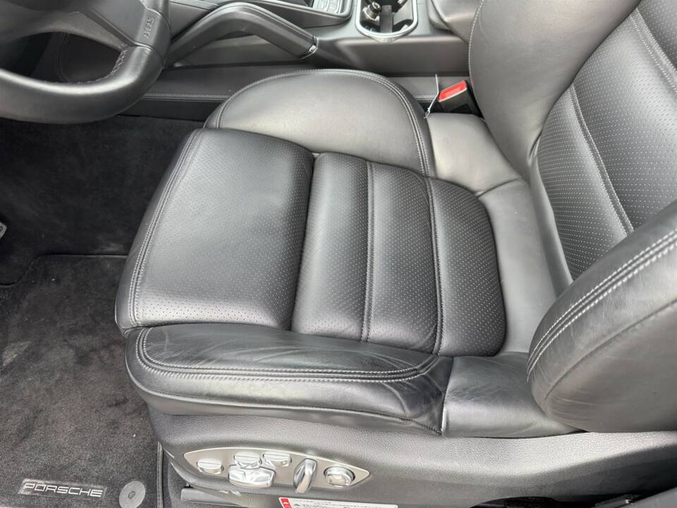 Bild 15/63 von Porsche Cayenne Turbo (2010)