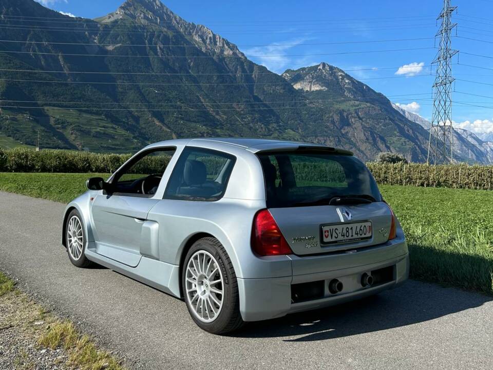 Image 4/7 of Renault Clio II V6 (2002)