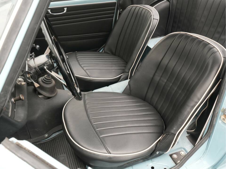 Bild 20/24 von Triumph TR 4A (1965)