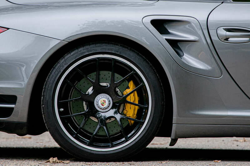 Imagen 35/50 de Porsche 911 Turbo S (2011)