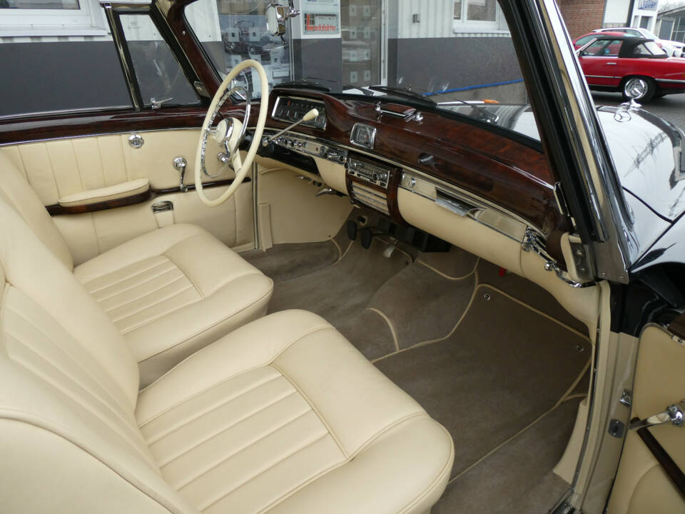 Image 10/27 of Mercedes-Benz 220 S Cabriolet (1957)