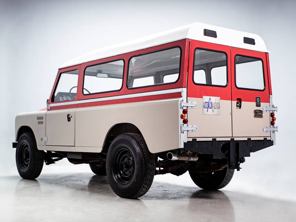 Afbeelding 8/33 van Land Rover 109 (1989)