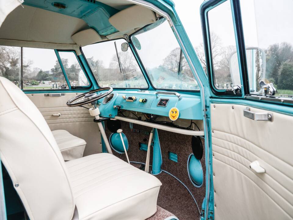 Image 27/40 of Volkswagen T2c Combi (1966)