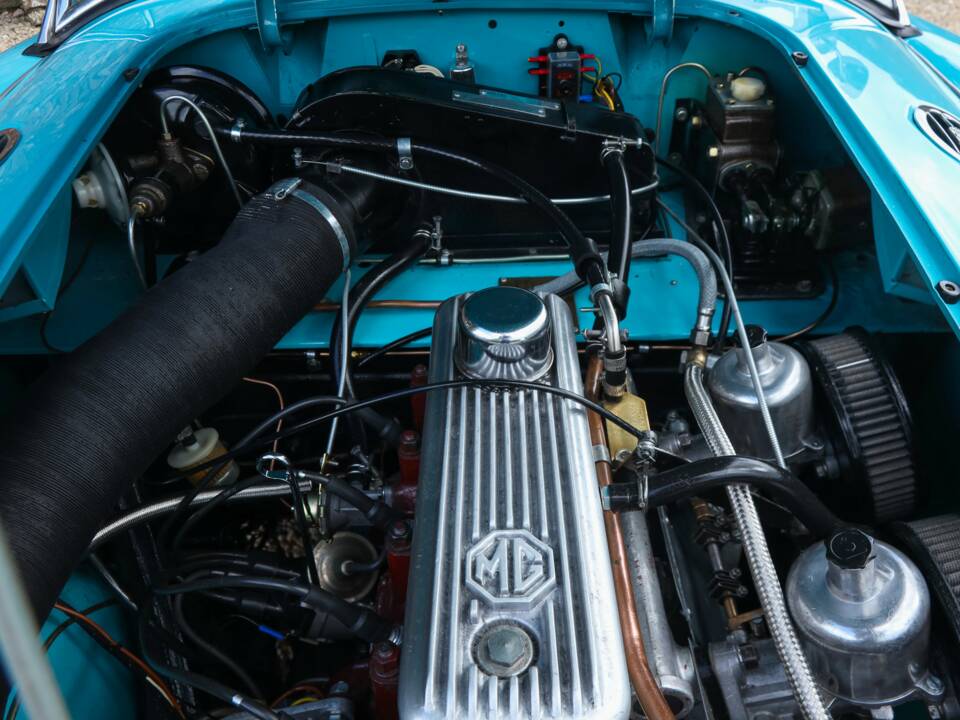 Image 18/50 of MG MGA 1600 (1958)