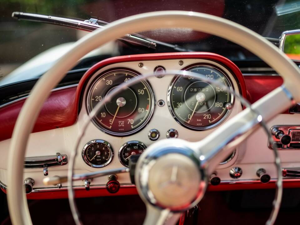 Image 16/25 of Mercedes-Benz 190 SL (1958)