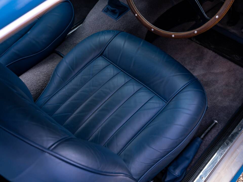 Image 18/56 of Aston Martin DB 4 (1960)