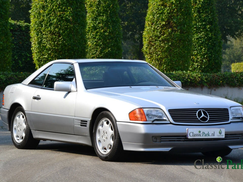 Imagen 29/50 de Mercedes-Benz 300 SL-24 (1993)