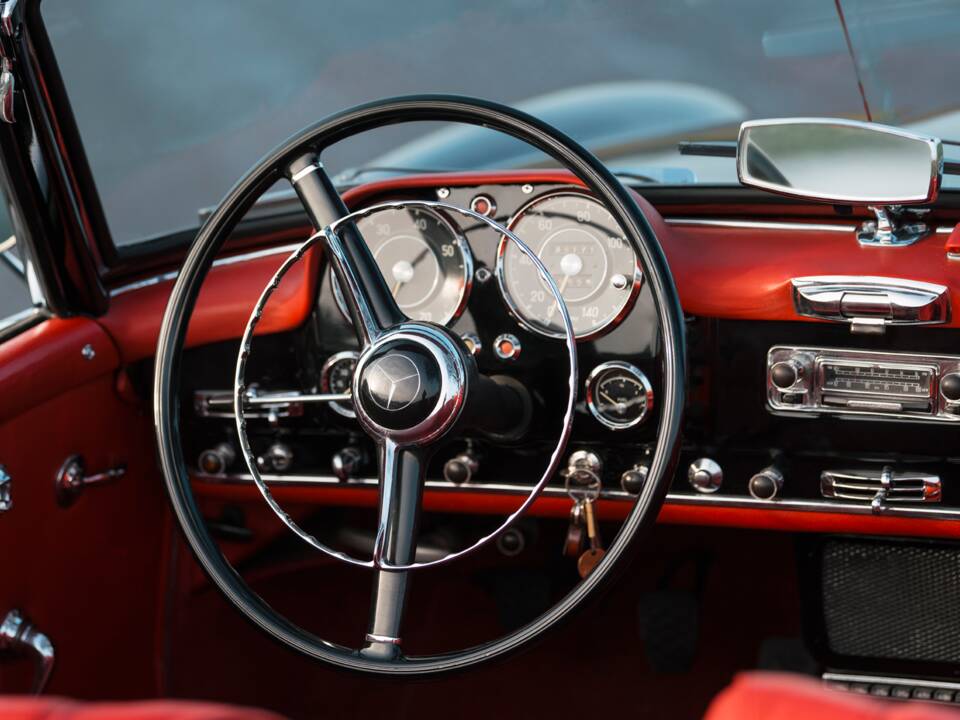 Image 10/22 of Mercedes-Benz 190 SL (1963)