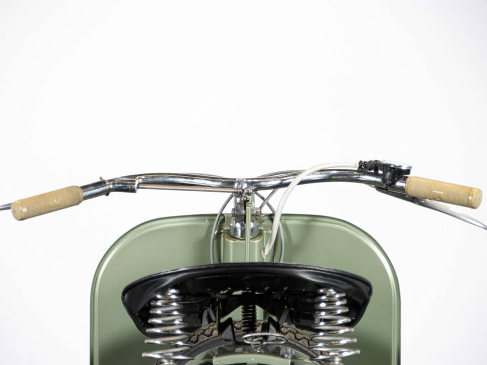 Immagine 13/50 di Piaggio Vespa 125 (1950)
