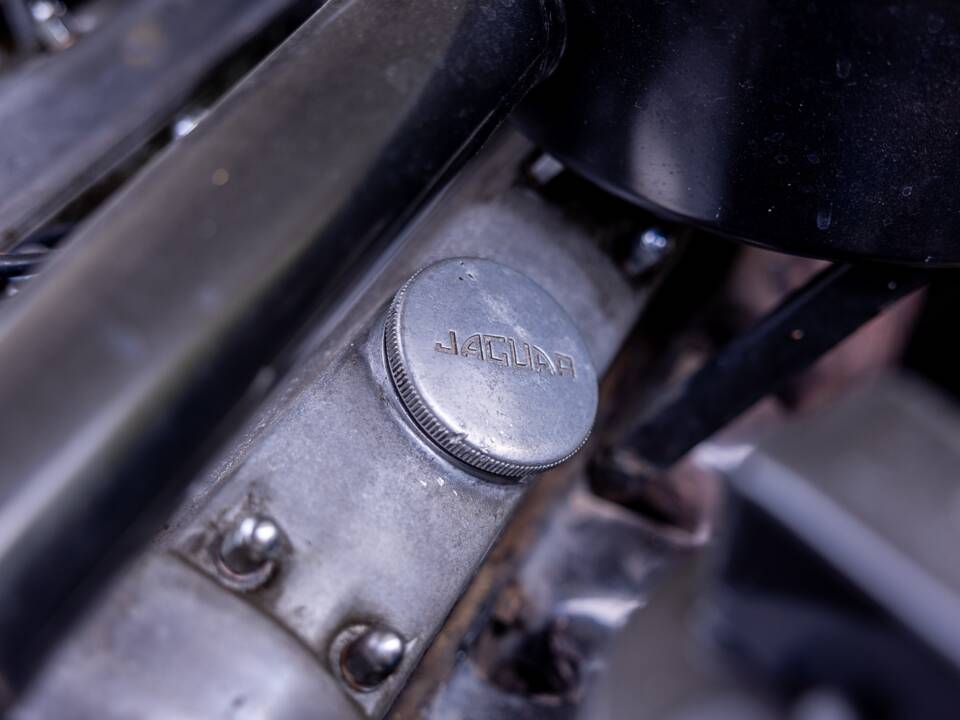 Image 34/50 de Jaguar Mk II 2.4 (1967)