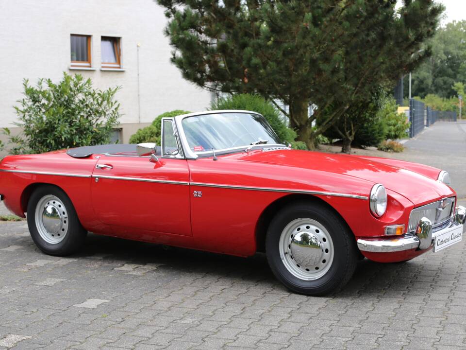 Image 1/49 of MG MGB (1966)