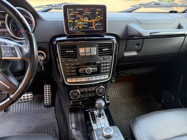 Image 11/24 of Mercedes-Benz G 500 (LWB) (2016)