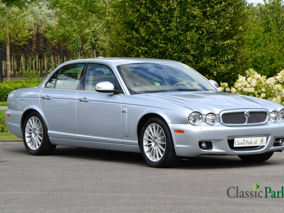 Afbeelding 7/46 van Jaguar XJ 8 3.5 (2007)