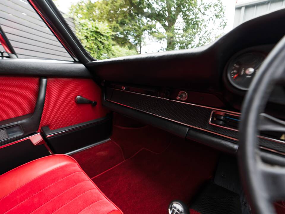 Bild 55/90 von Porsche 911 2.0 E (1969)