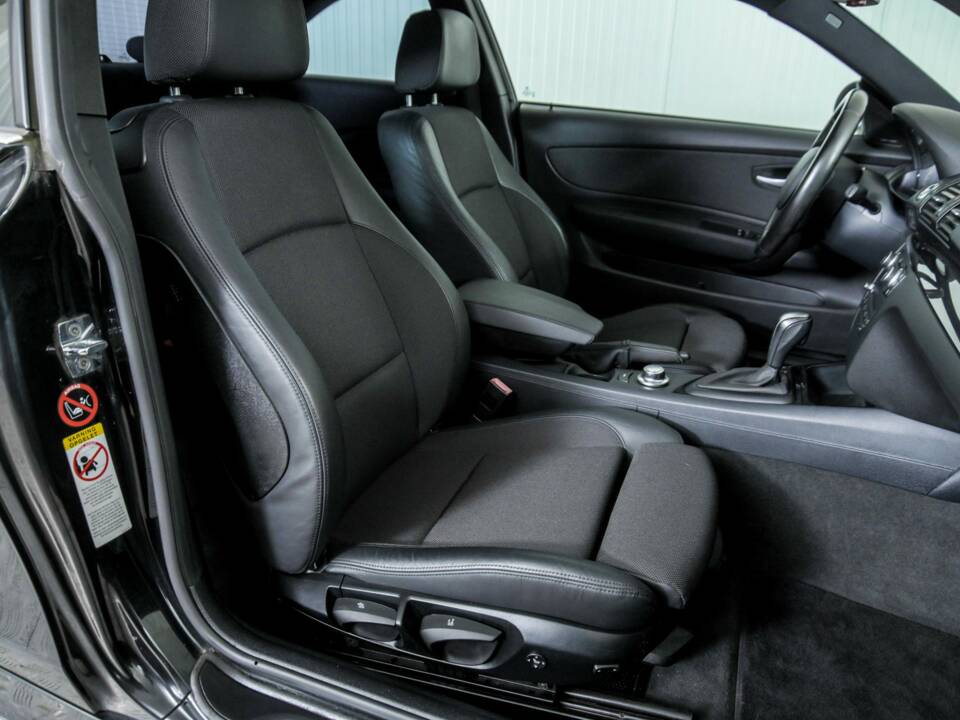 Image 25/50 of BMW 125i (2008)