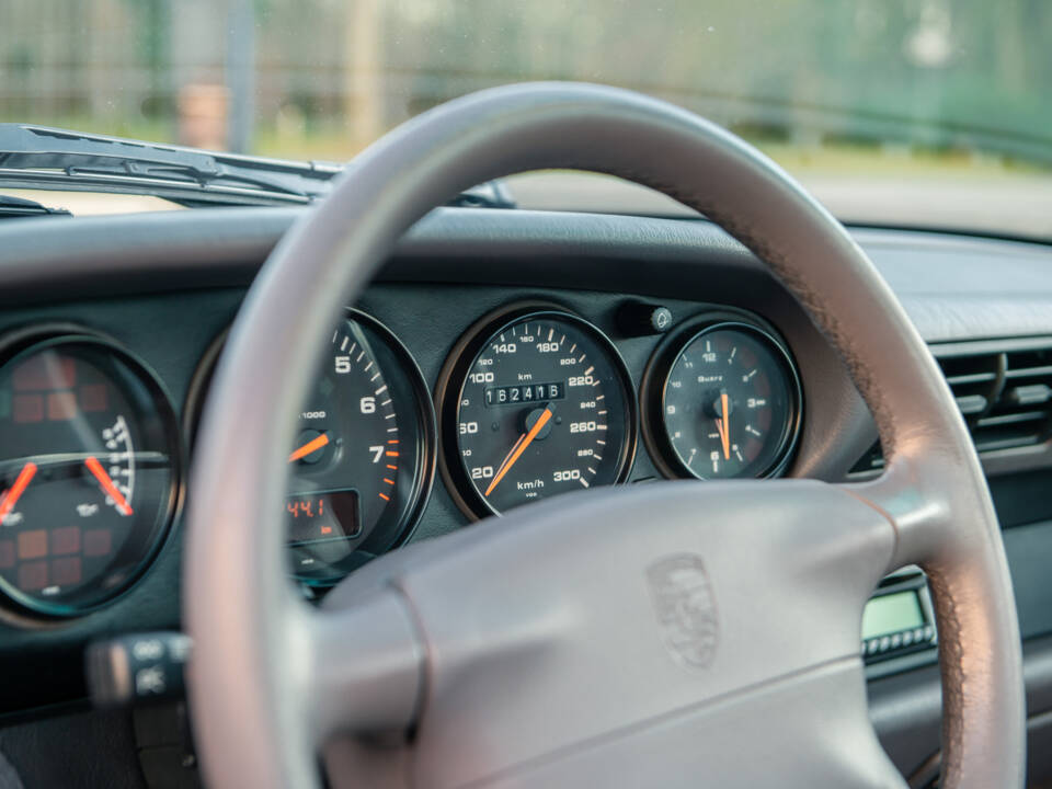 Bild 17/22 von Porsche 911 Carrera (1997)